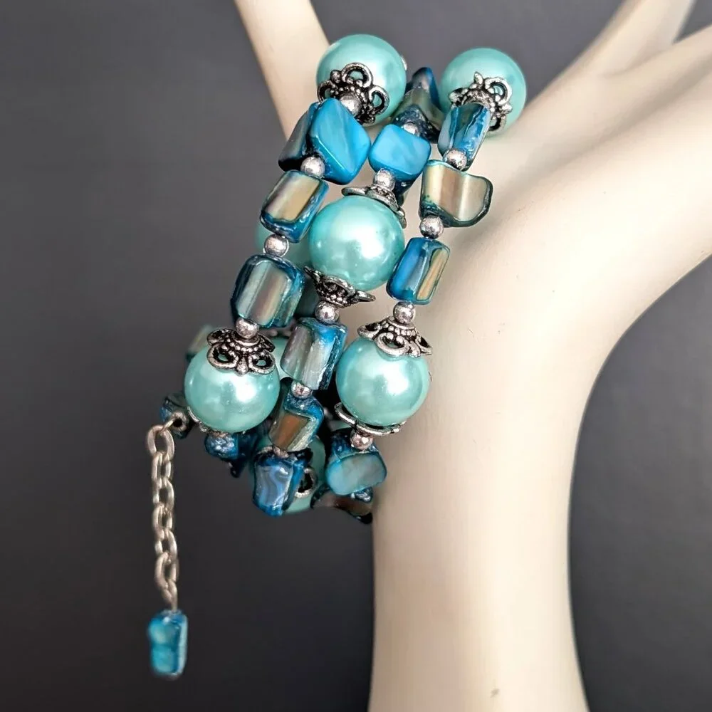 Memory wire coil blue bead, silver and dyed shell beads